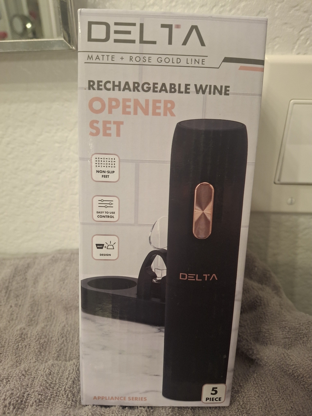 Delta Matte + Rose Gold Rechargeable Wine Opener Set - Black & Rose Gold